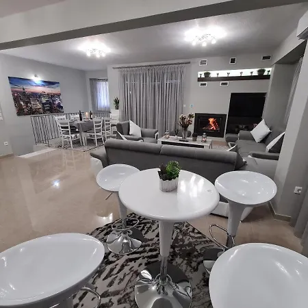 Lirtzis Luxury Villa *