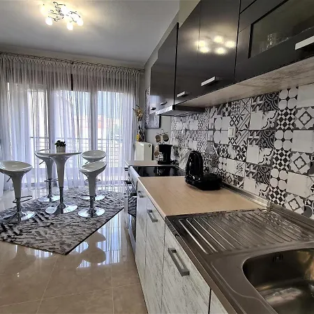 Lirtzis Luxury *